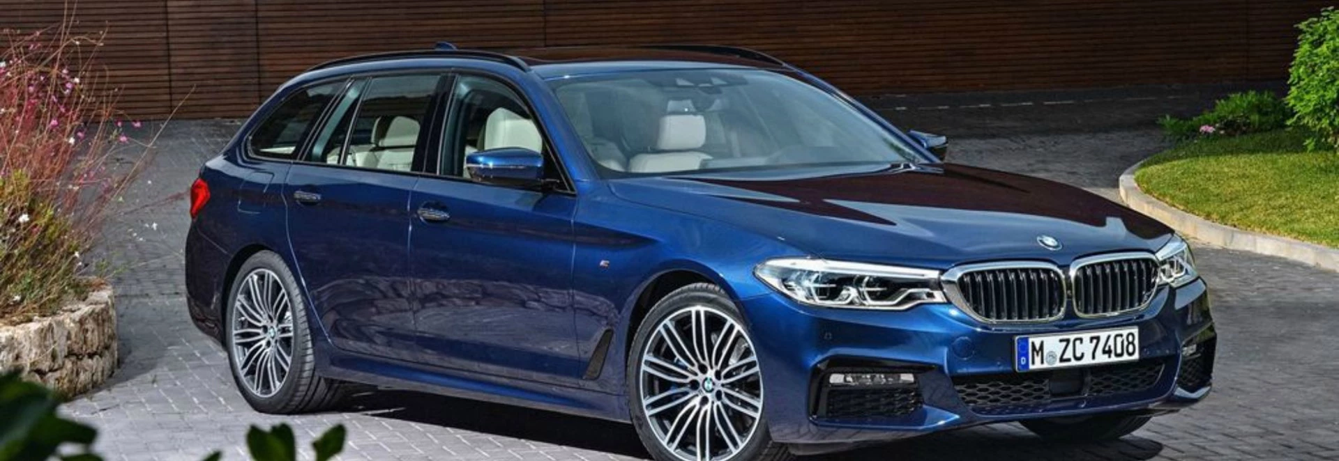 2017 BMW 5 Series Touring is lighter and more practical 